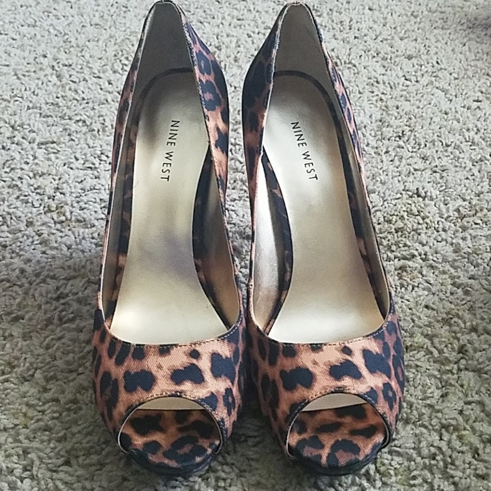 Lepoard print pump